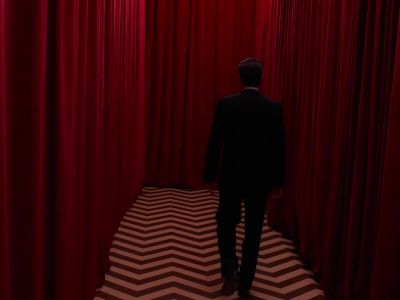 [CHUCKLES] - Twin Peaks