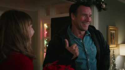 [CHUCKLES] - Zoey's Extraordinary Christmas