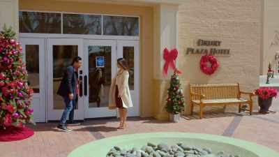 - [chuckles] - Holiday in Santa Fe
