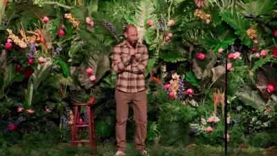 [chuckles] - Ari Shaffir: America's Sweetheart