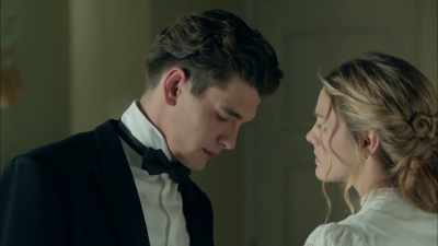 [ Chuckles ] - Grand Hotel
