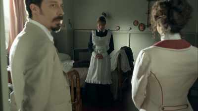 [ Chuckles ] - Grand Hotel