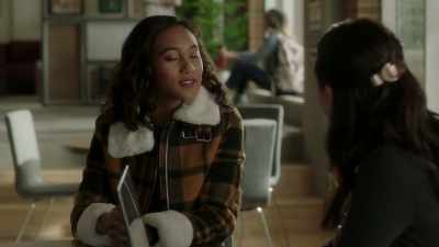 [chuckles] - Pretty Little Liars: The Perfectionists