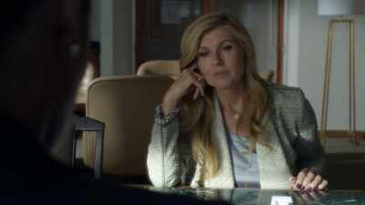 - [chuckles] - Dirty John