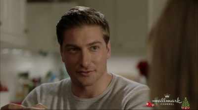 [CHUCKLES] - Christmas in Love