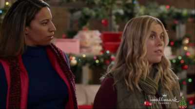 [CHUCKLES] - Christmas in Love