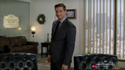 [CHUCKLES] - Christmas in Love