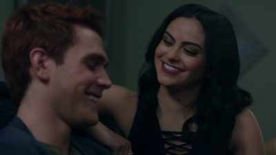 (CHUCKLES) - Riverdale