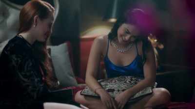 (CHUCKLES) - Riverdale
