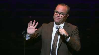 [chuckles] - Tom Papa: Human Mule