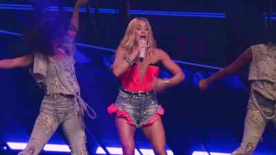 [ Chuckles ] So... - Carrie Underwood: Reflection