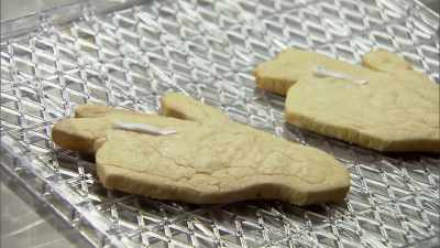 [chuckles softly] - Halloween Cookie Challenge