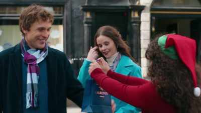 - (chuckles) Thank you. - Christmas in Notting Hill