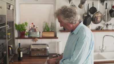 [chuckles]
the hilarious thing here is - James May: Oh Cook!