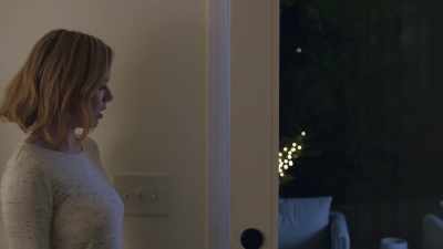 (chuckles)
- then it's a poltergeist,
right? - The Neighbors Are Watching