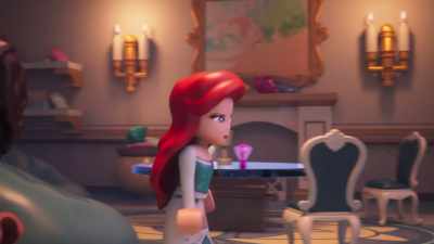 [chuckles] This room is beautiful,
but I don't see a challenge. - LEGO Disney Princess: The Castle Quest
