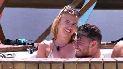 (CHUCKLES) You and Zara. - Love Island
