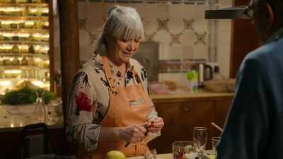 - [chuckling]
- ...and I would put the tea bag in the cup - The Reluctant Traveler with Eugene Levy