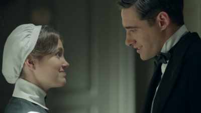 [ Chuckling ]
[ Elevator bell dings ] - Grand Hotel