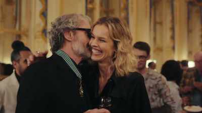 [chuckling] - La Maison