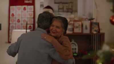 [chuckling] - Friends & Family Christmas