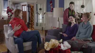 [chuckling] - Christmas a la Mode