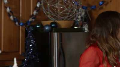 (chuckling)
- Screws up? I-- - The Enchanted Christmas Cake