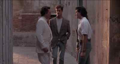 - Ciao, Robert.
- Dove andate? Venite con noi. - The Comfort of Strangers