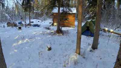 Cindy:
HEY, GIRLS -- BREAKFAST. - The Last Alaskans