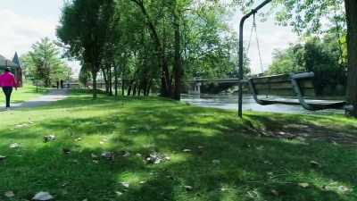 Cindy: Niles is a small town - Buried In The Backyard