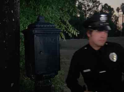 Cindy Walker, please. - The Six Million Dollar Man
