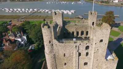 Circular towers are structurally stronger - Ancient Engineering