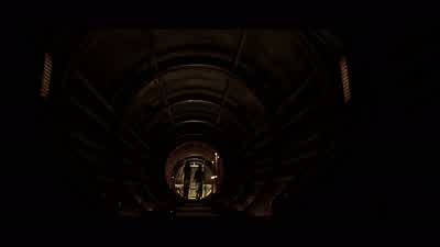 Civilian vessel on-line. - Alien: Resurrection