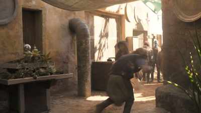 [civilians screaming] - Vagrant Queen