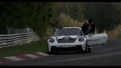 ♪ Claire, all too sore for sound ♪ - Gran Turismo