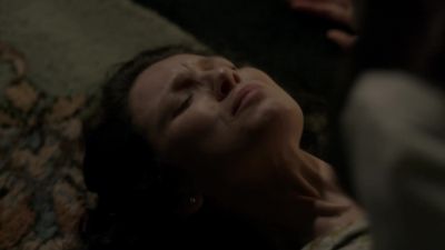 Claire, look at me. - Outlander