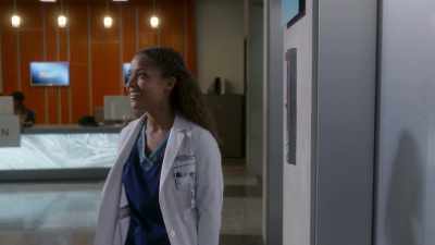 claire-sleeping-on-the-job - The Good Doctor