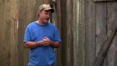 -[clanging]
-well, I was hoping
to get a thumper, - Moonshiners: Master Distiller