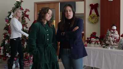 - Clara's an interior designer, - A Christmas of Wonders