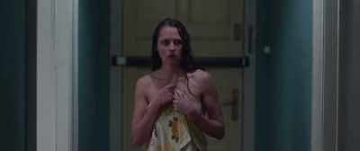 Clare? The door won't open. - Berlin Syndrome