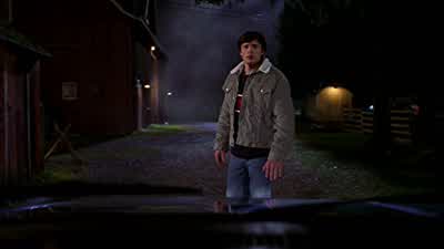 - Clark! - Are you okay? - What's the matter? - Where's mom? - I don't know. - Somebody's trying to kill you. - Smallville