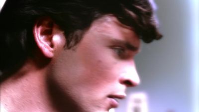 Clark! Please, somebody help me! - Smallville