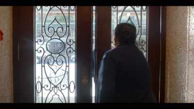 ♪ classical music playing on speakers ♪ - High Fidelity