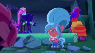 [classical music plays] - Trolls: TrollsTopia