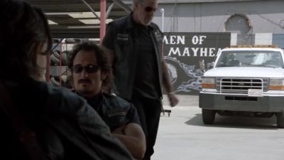 Clay. Samtaz called. - Sons of Anarchy