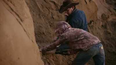 Clayton:
THIS SITE'S ALWAYS
TREATED ME GOOD, - Dino Hunters