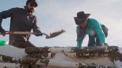 Clayton: WE'RE GONNA
OPEN THIS JACKET UP - Dino Hunters