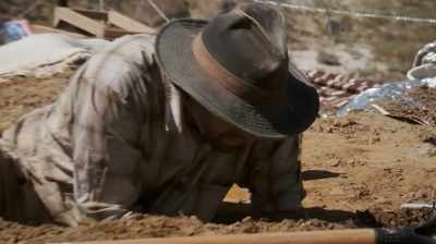Clayton: YOU KNOW, IF THAT
REALLY IS THE SKULL, - Dino Hunters