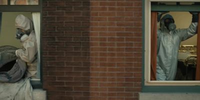 - Clear.
- All right, coming down. - Servant