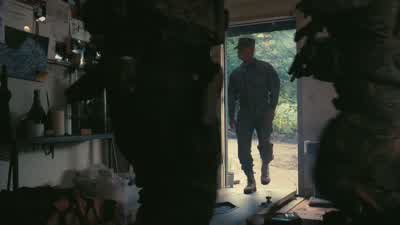 Clear. Kitchen. Living room. Get the back. - One Battle After Another